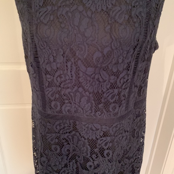 EUC. Banana republic lace dress - Picture 3 of 7